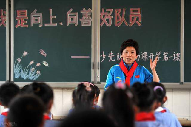 两年后，《古惑仔之人在江湖》上映，这部电影几乎成为了一代文化符号，也是无数70、80后的青春回忆